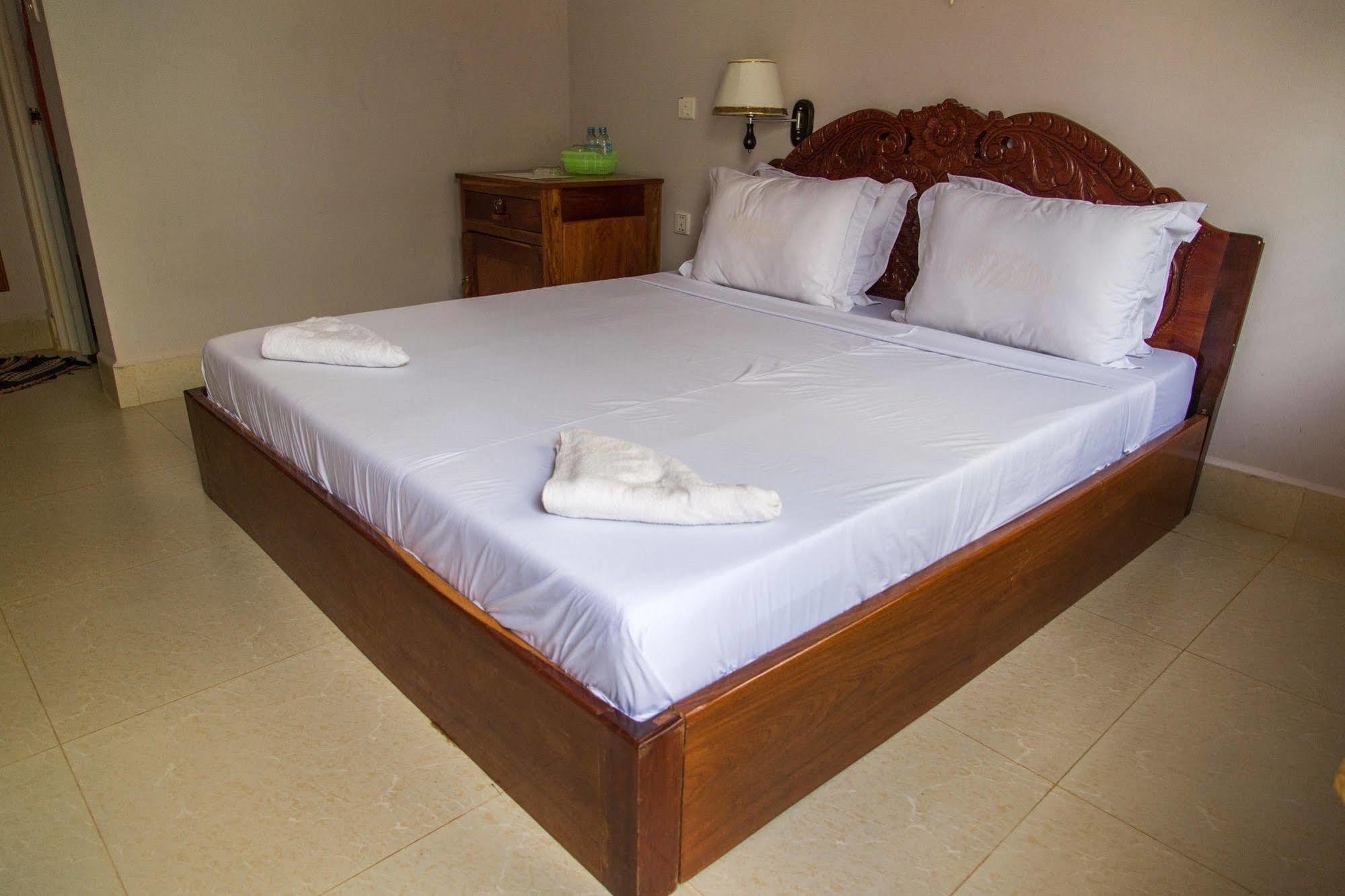 Golden River Resort Sihanoukville Esterno foto